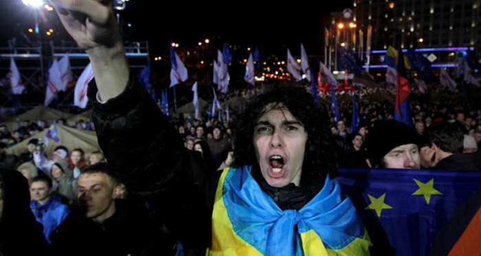 Для того, чтобы развалить Украину и «свалить» в Европу? И Вы это называли «Евромайданом»?!